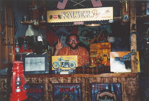 bikerbar1.jpg (69239 Byte)
