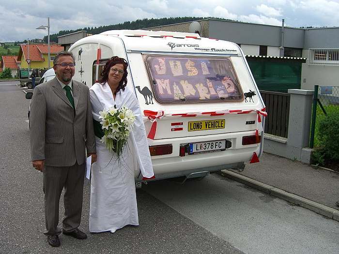 married2.jpg (65949 Byte)