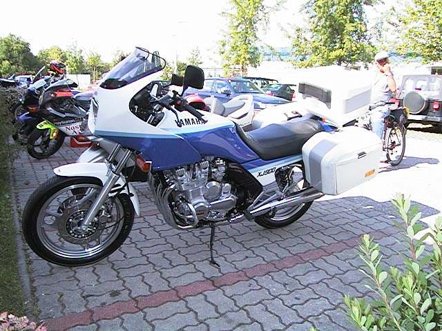 xj900_1.jpg (72677 Byte)